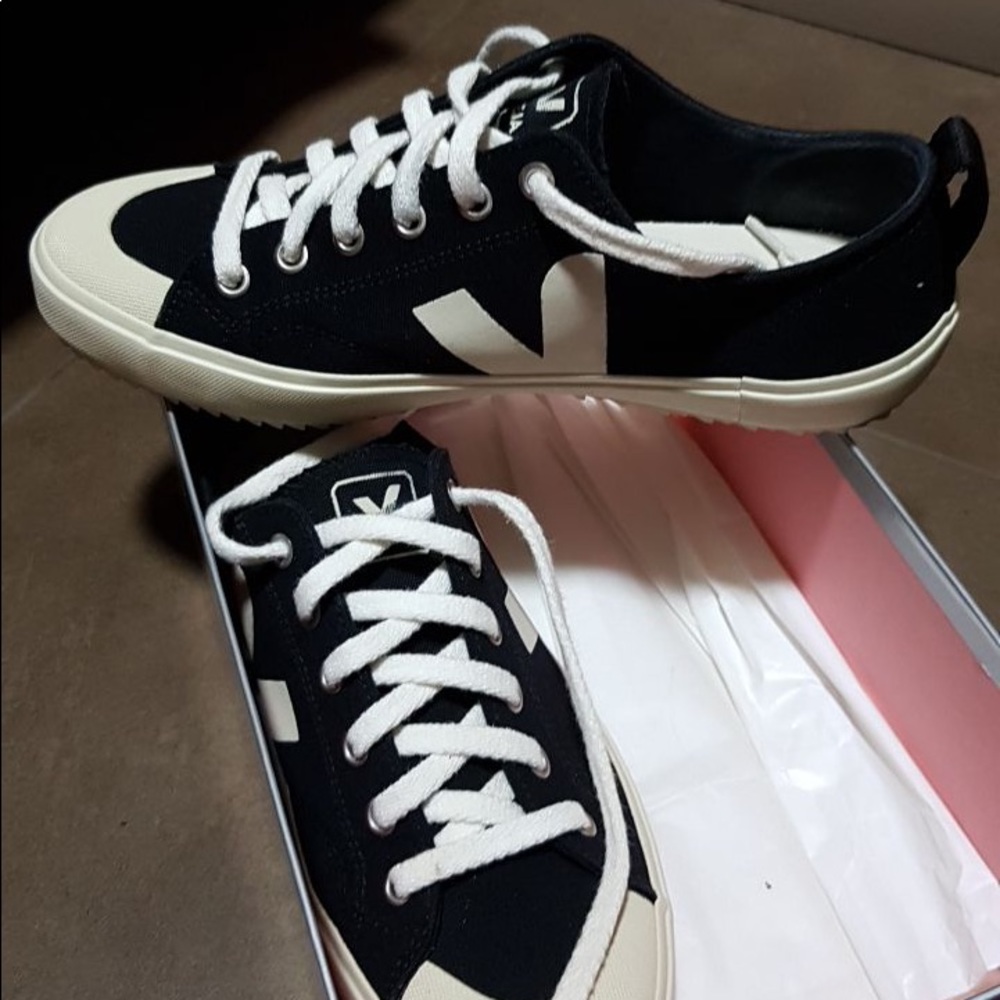 Veja new pierre sneakers 39 EU 8 US
